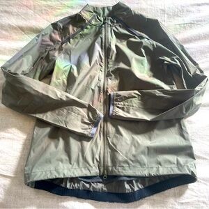 Size medium cycling jacket new without tags